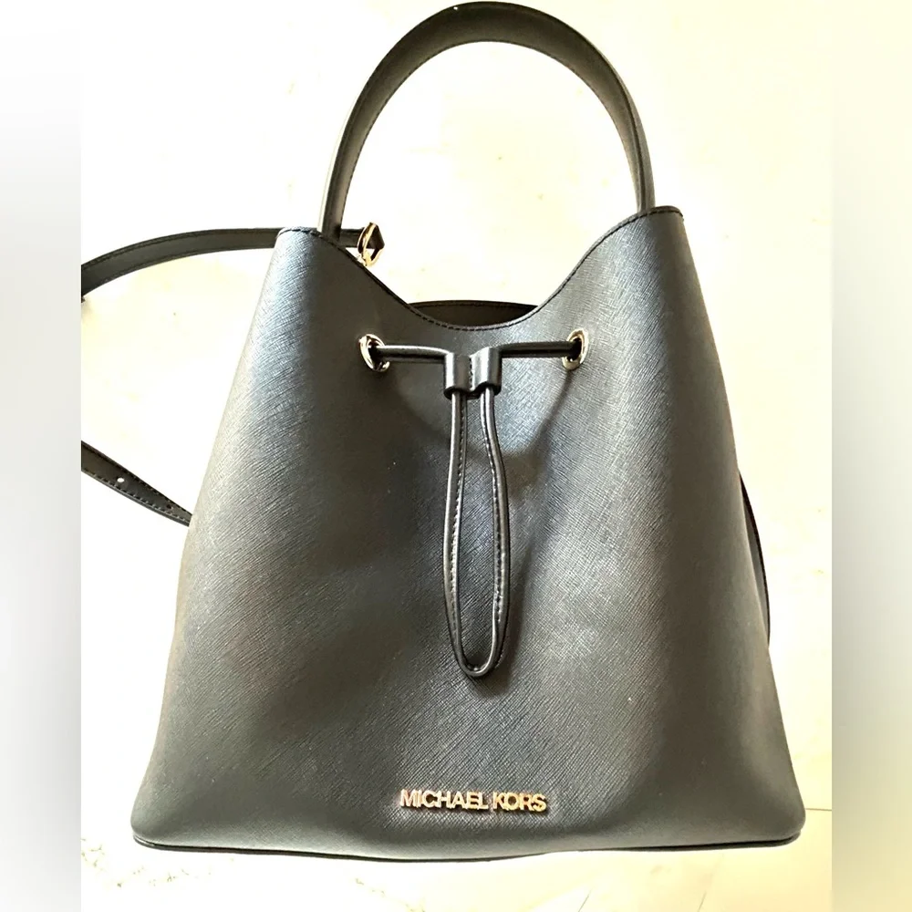 Michael Kors Suri Large Leather Bucket Crossbody Convertible Handbag